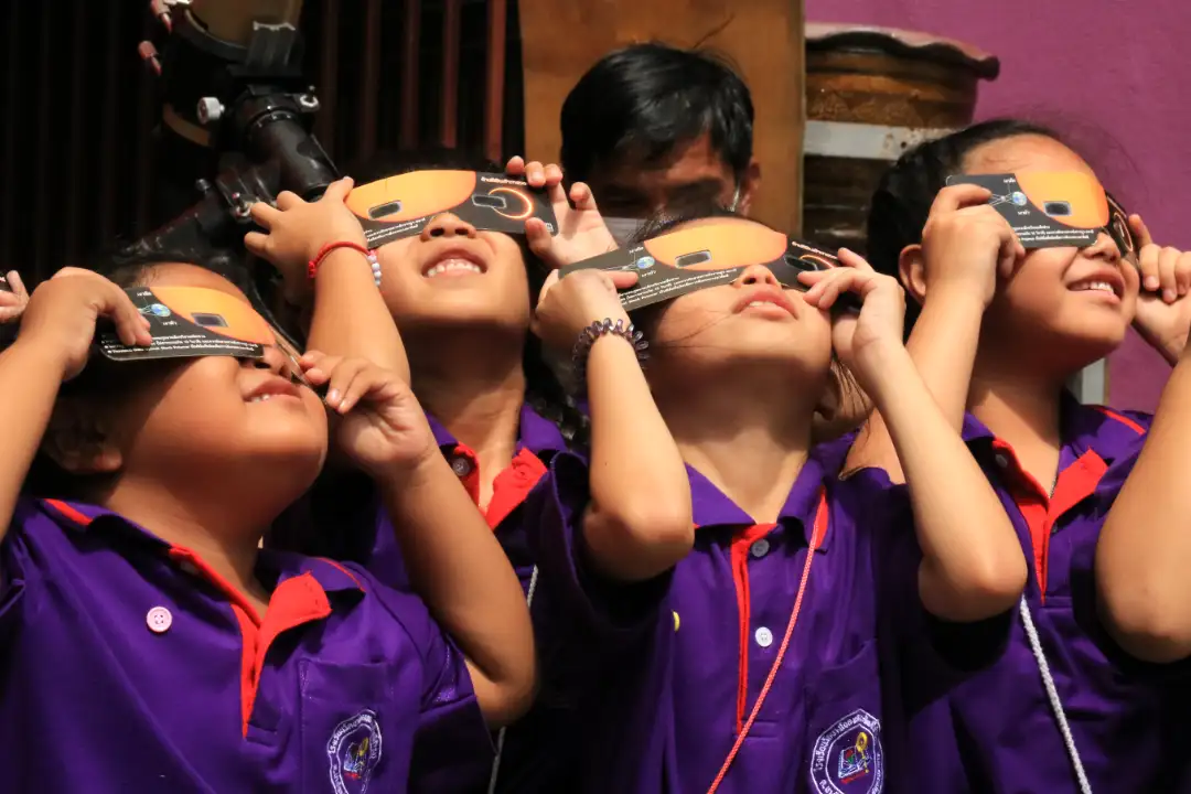 services-mobile-exhibition-01